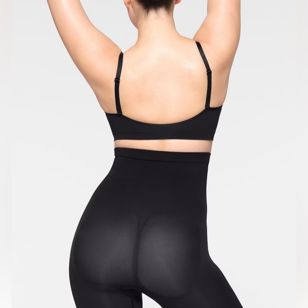 SKIMS SEAMLESS SCULPT HIGH-WAISTED Above the Knee Short multiple NEW